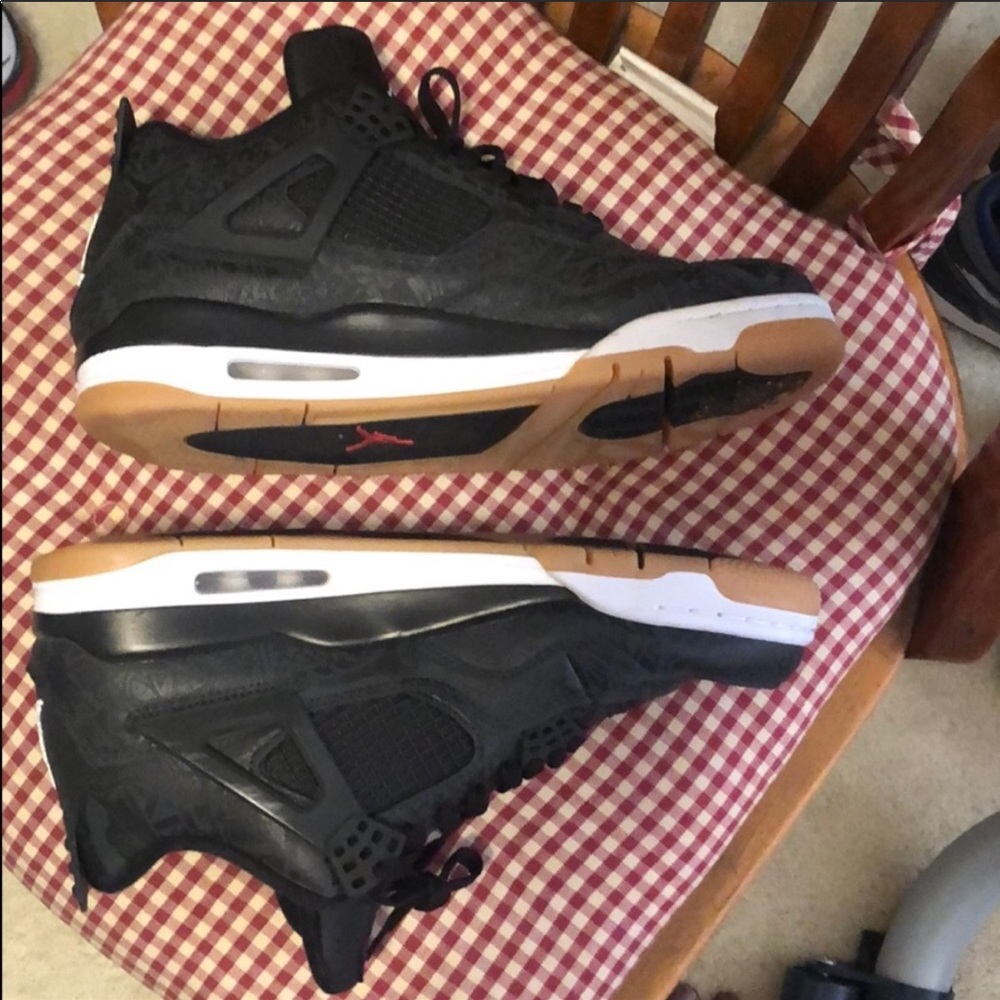 Air Jordan 4 Retro SE “Black Laser”